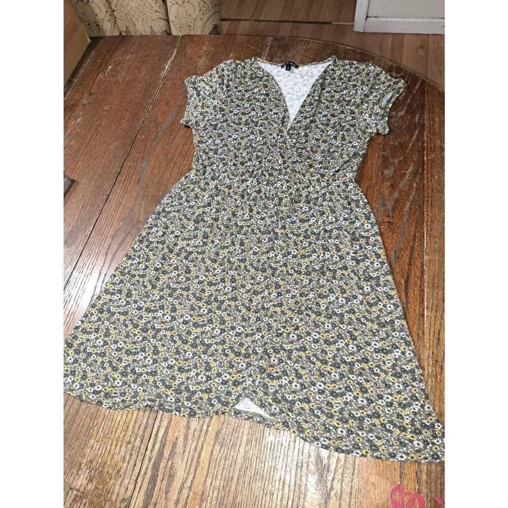 XL As U Wish Floral Short Sleeve Deep VNeck Mini Casual Dress Stretch Flowers